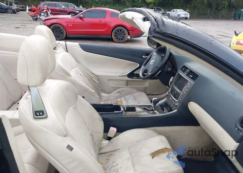 2010 Lexus Is 250C z USA, uszkodzony, nr VIN JTHFF2C28A2504950